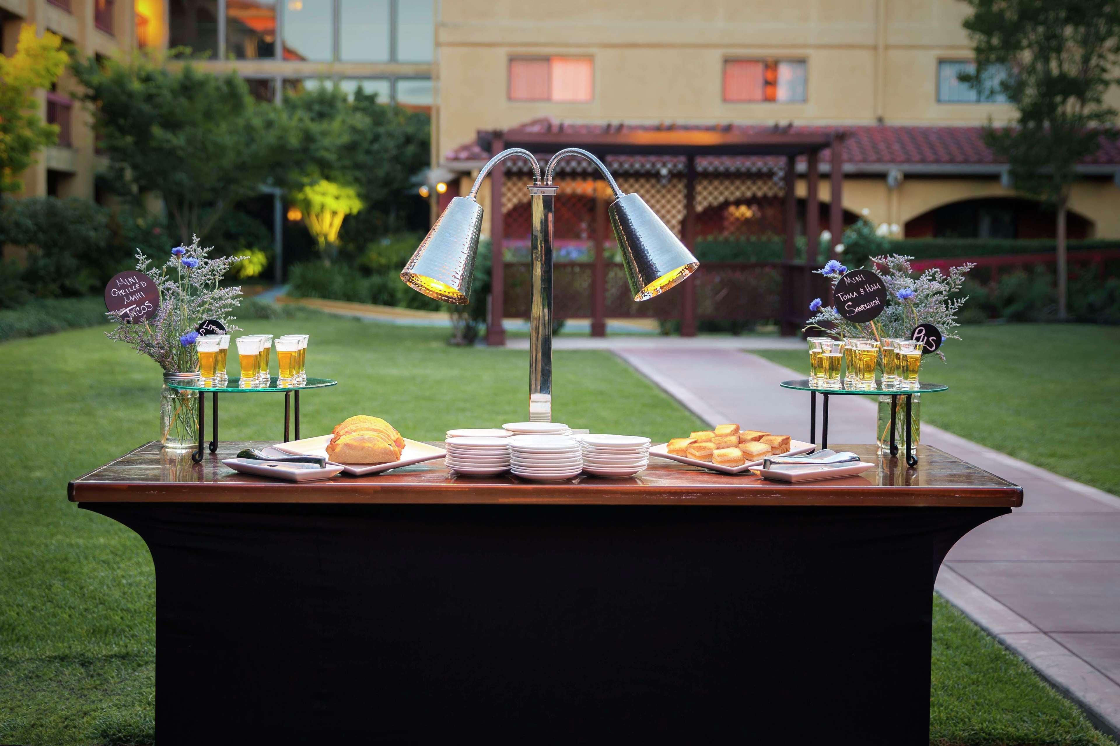 Hotel Doubletree By Hilton Sonoma Wine Country Rohnert Park Exterior foto