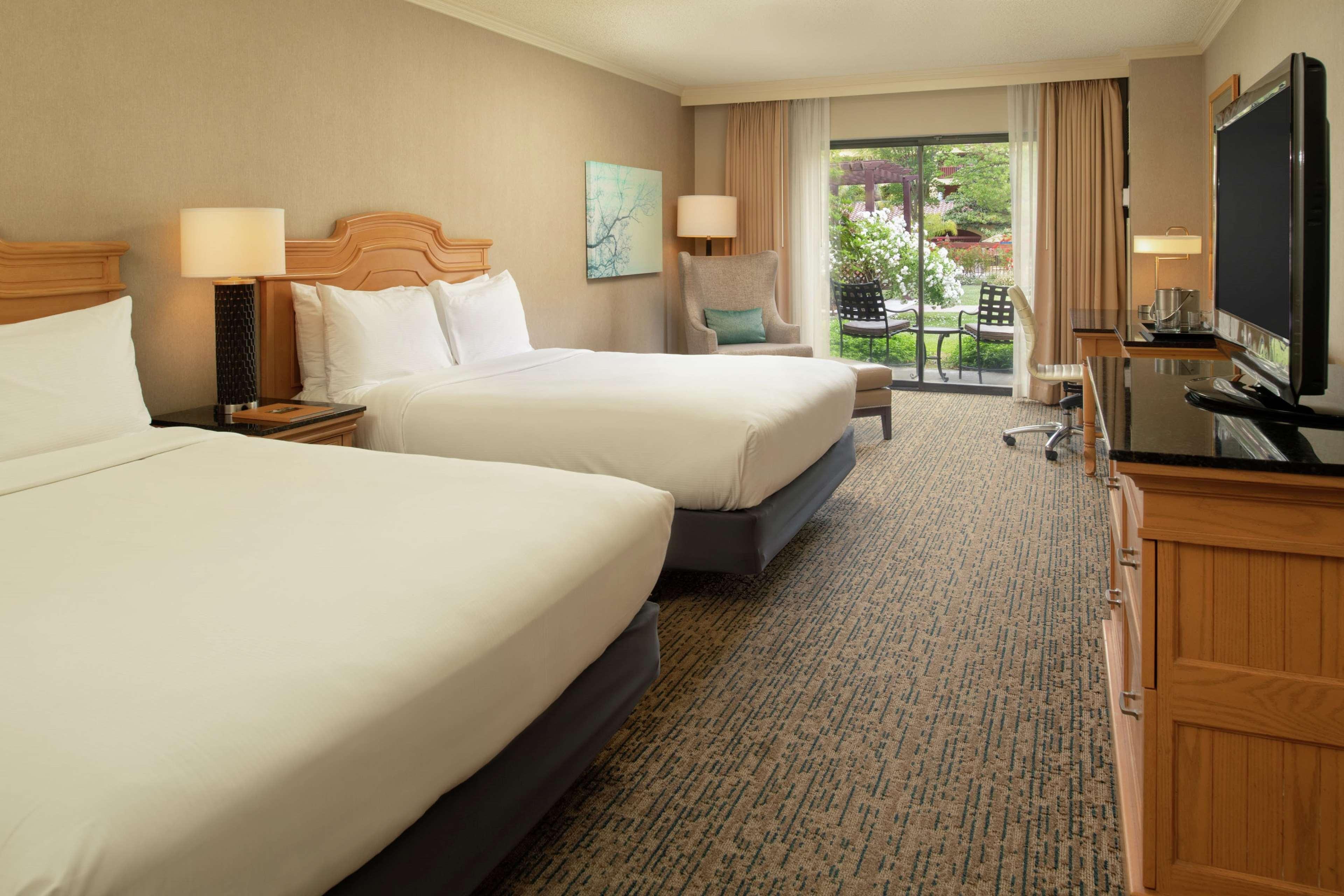 Hotel Doubletree By Hilton Sonoma Wine Country Rohnert Park Exterior foto