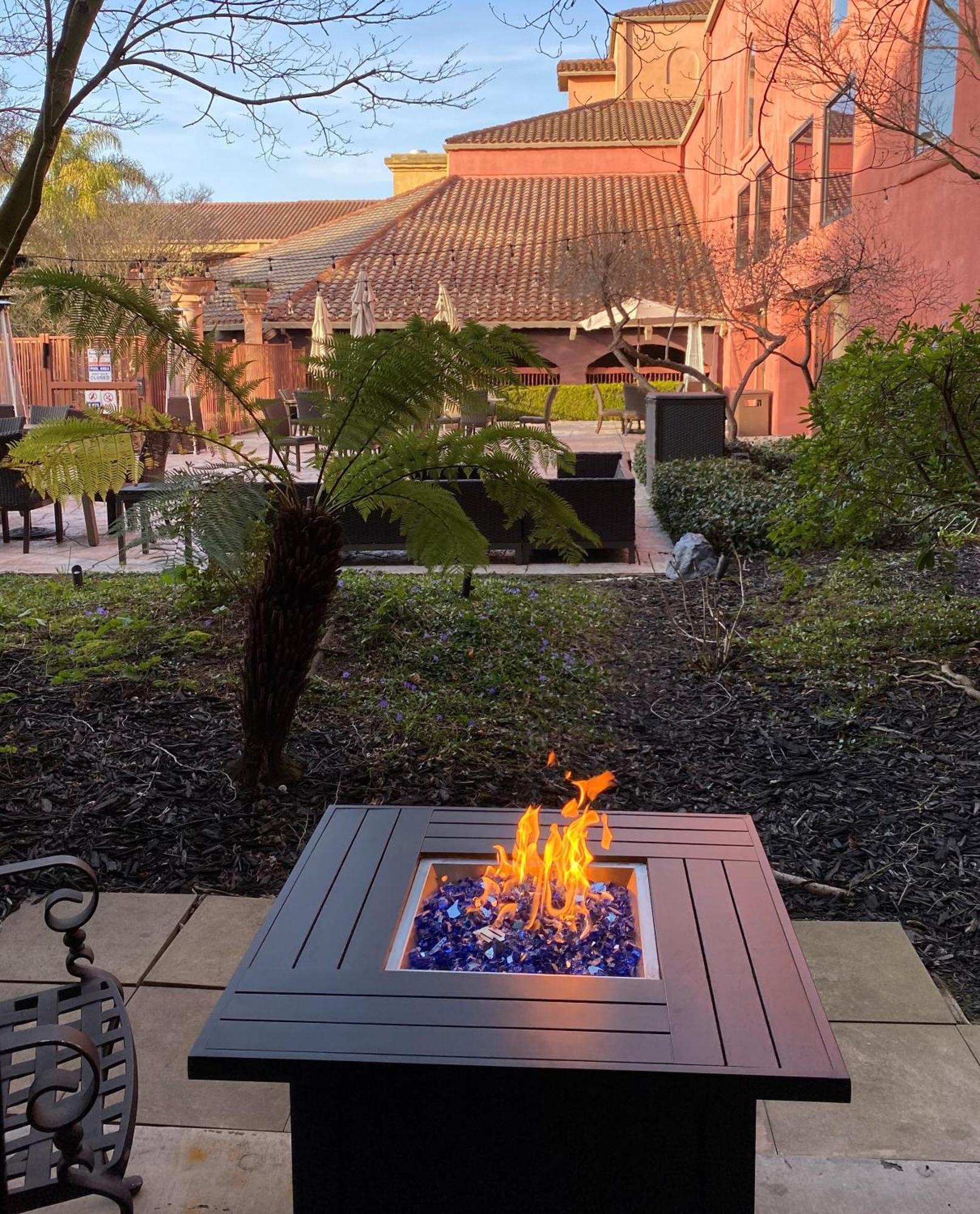 Hotel Doubletree By Hilton Sonoma Wine Country Rohnert Park Exterior foto