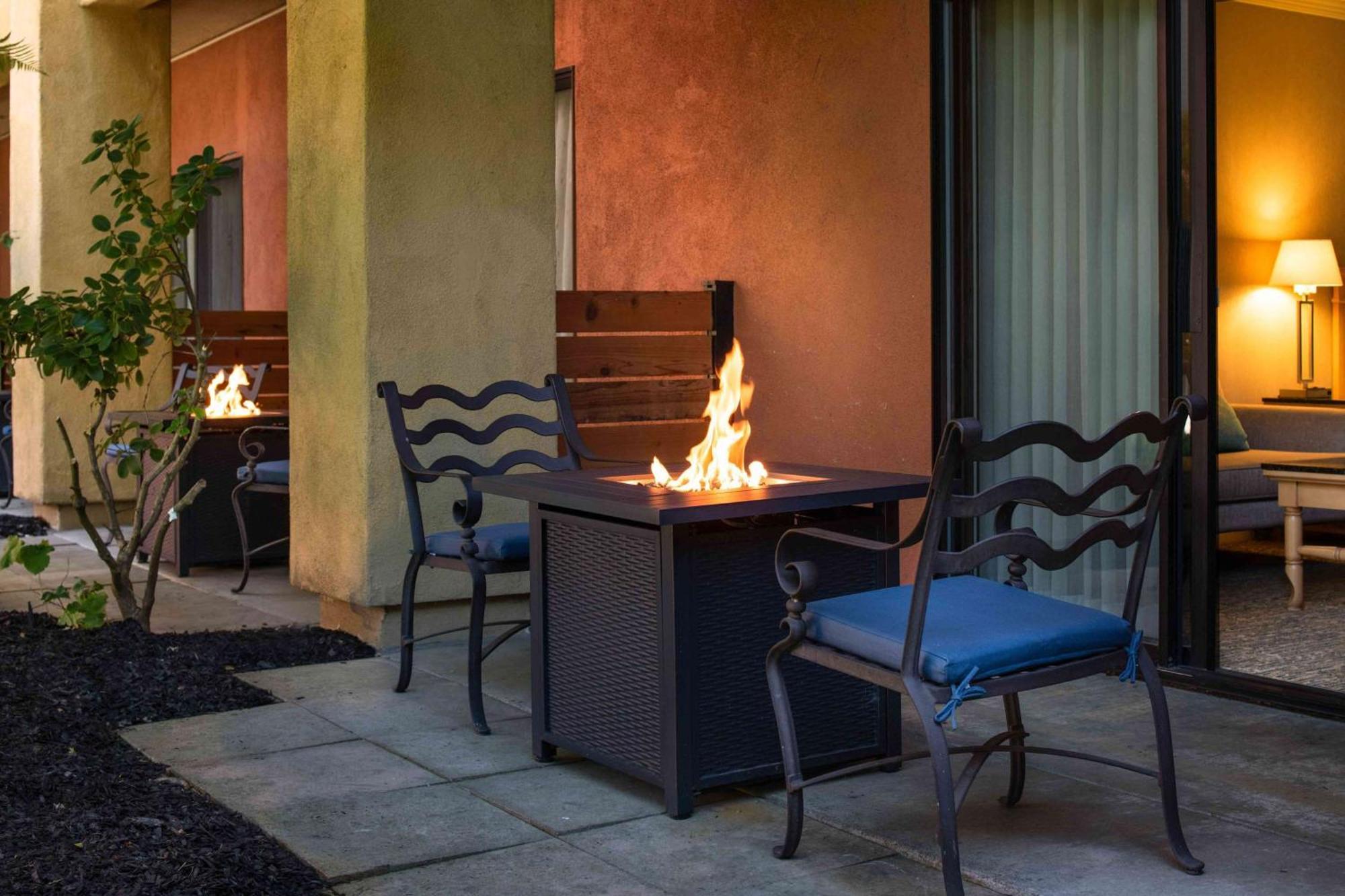 Hotel Doubletree By Hilton Sonoma Wine Country Rohnert Park Exterior foto