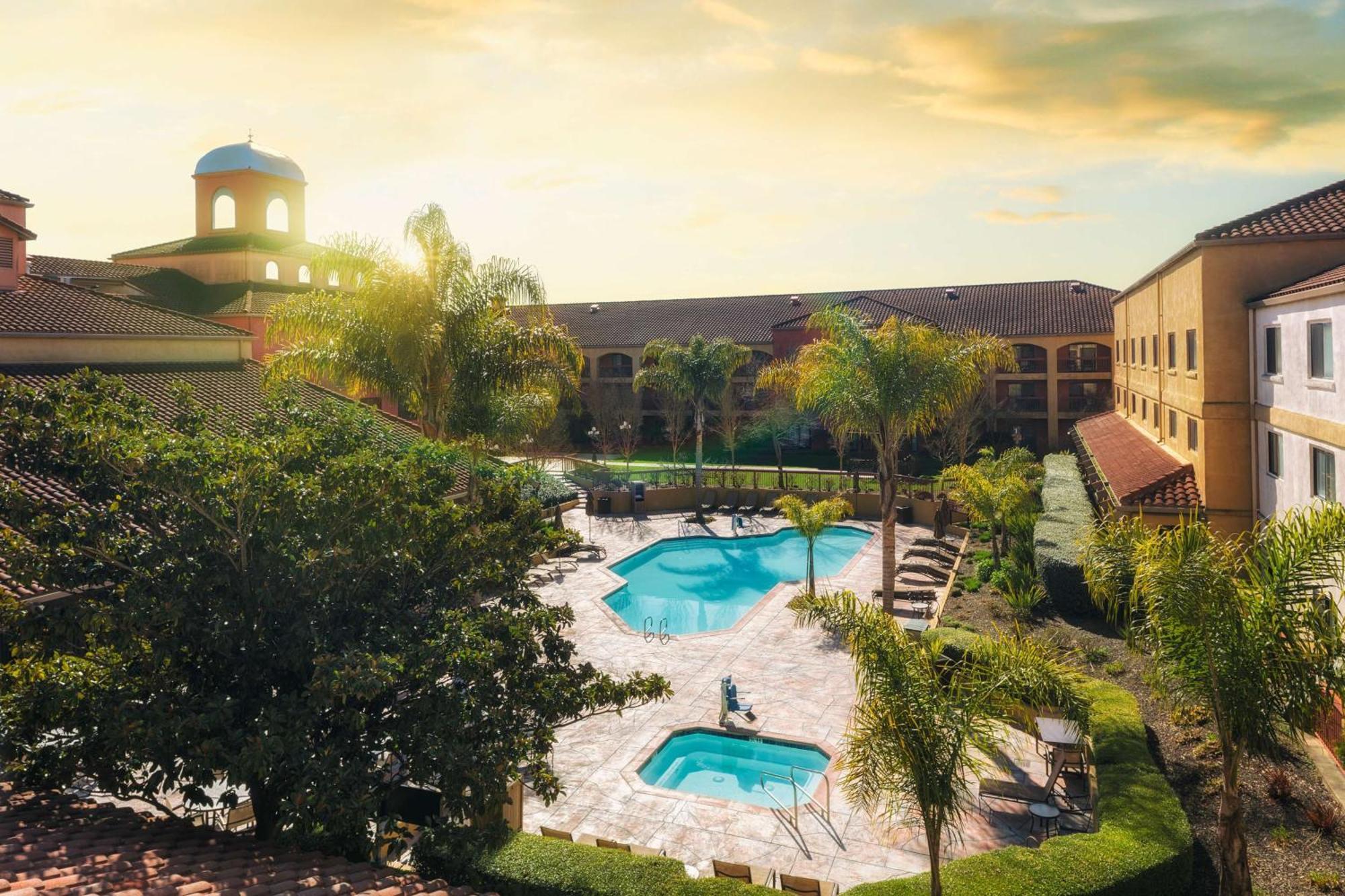 Hotel Doubletree By Hilton Sonoma Wine Country Rohnert Park Exterior foto