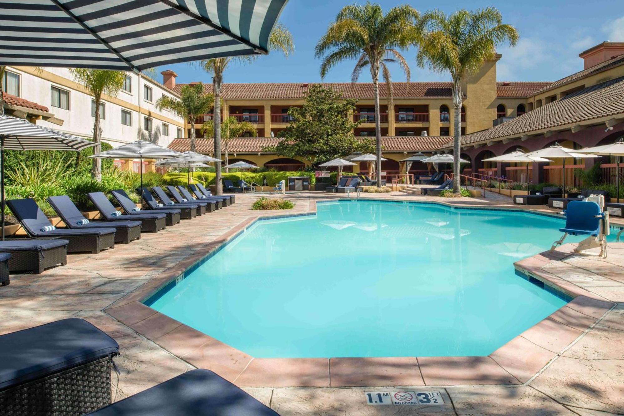 Hotel Doubletree By Hilton Sonoma Wine Country Rohnert Park Exterior foto